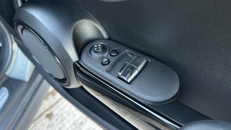 MINI Hatchback 135kW Cooper S Level 2 33kWh 3dr Auto Electric Hatchback